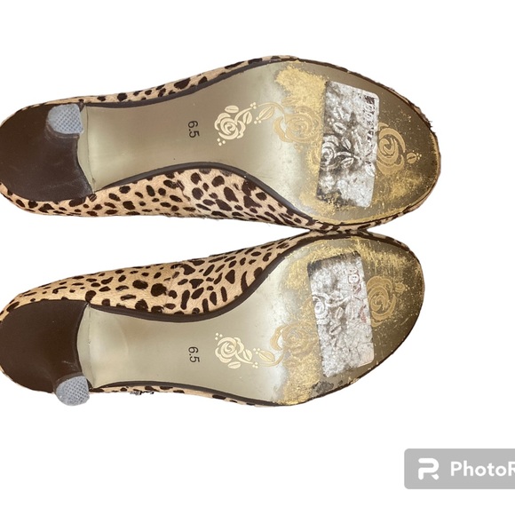 Poetic Licence Leopard Print Pump - Picture 5 of 7